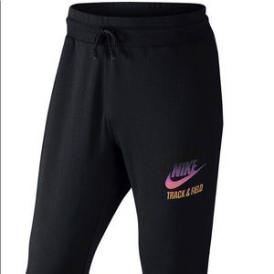 NEW NIKE MENS TRACK & FIELD SLIM CUFF BLACK JOGGERS
